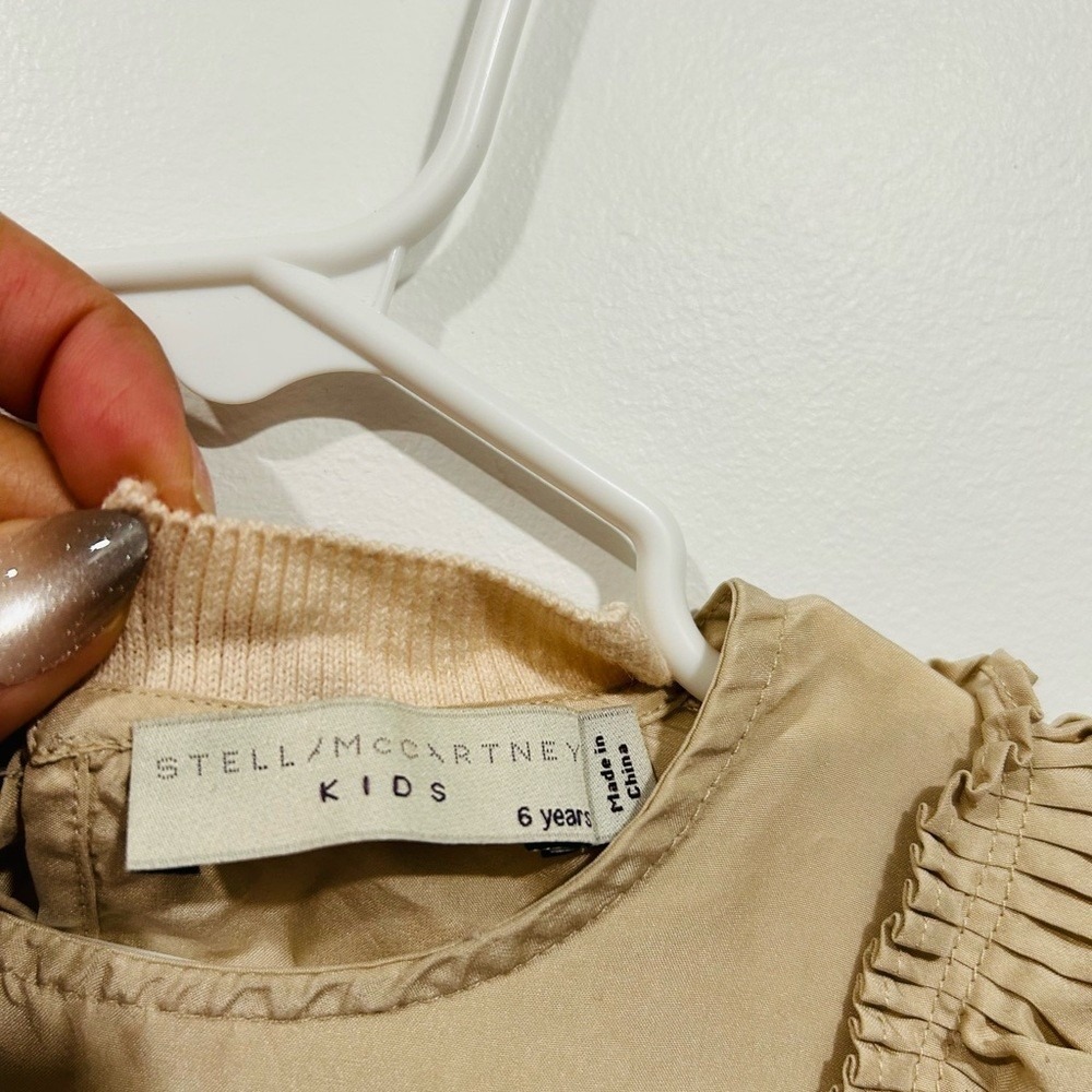 Stella McCartney Kids Tan Beige 100% Silk Ruffle Sleeve Blouse Top Size 6 Years - Picture 2 of 4
